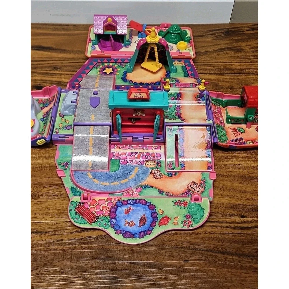 Vtg  1995 Pound Puppies Super Pound Van Deluxe Playset by Galoob - 90% Complete